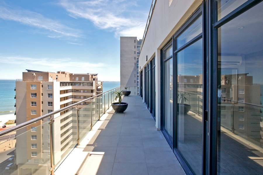 4 Bedroom Property for Sale in Waves Edge Western Cape